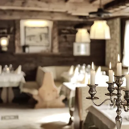 Alpenrose Hotel-garni Szálloda 2*