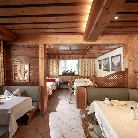 Alpenrose Hotel-garni