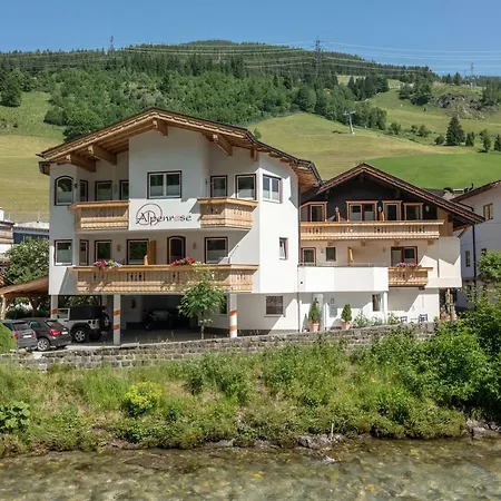 מלון Alpenrose Hotel-garni 2*