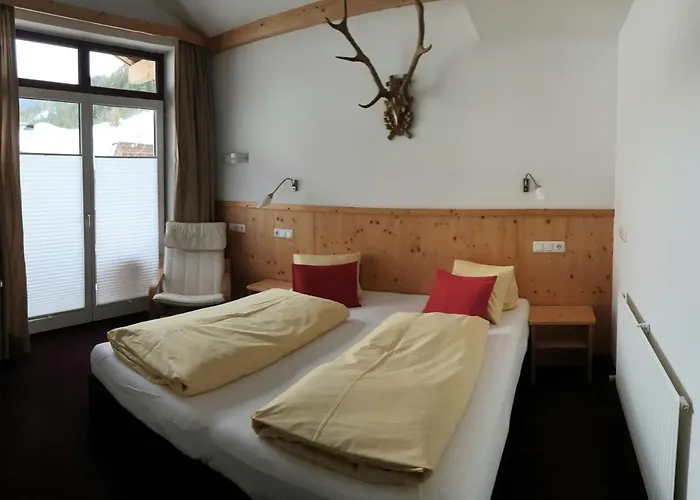 Alpenrose Hotel-garni Szálloda 2*