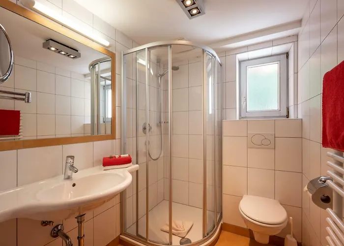 Alpenrose Hotel-garni Szálloda 2*